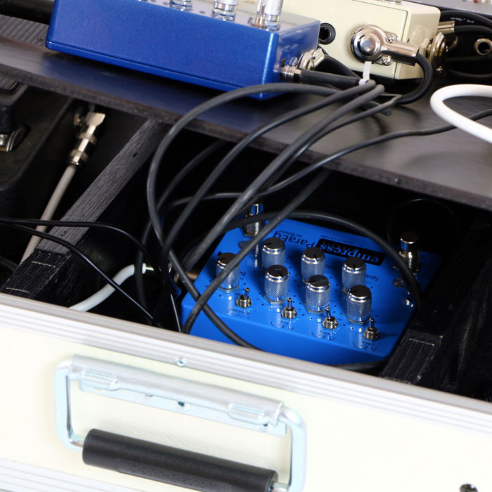 Umbrella Pedalboard System。プロ仕様のカスタム・ペダルボード、特注エフェクター・ボード。 アンブレラカンパニー